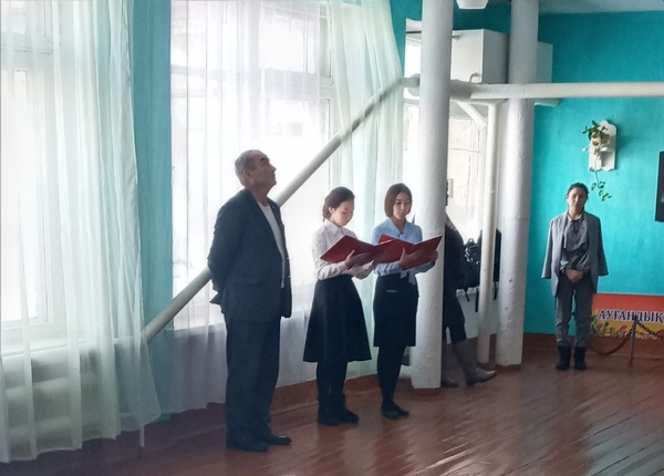 Торжественная линейка, посвящённая Дню Первого Президента РК
